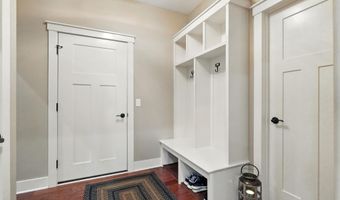 6212 Deer Hollow Rd, Auburn, IN 46706