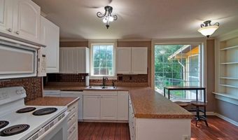162 N Monroe St, Alderson, WV 24910