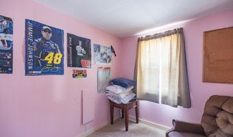 863 Minot Ave, Auburn, ME 04210