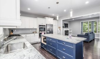 127 Putnam Park Rd, Bethel, CT 06801
