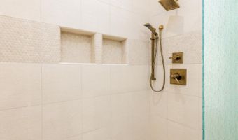 1335 Wikiup Dr, Santa Rosa, CA 95403
