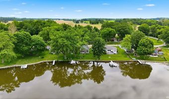 2948 E Skinner Lake N Dr, Albion, IN 46701