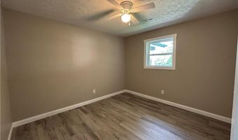 2318 N Lakeview Dr, Austin, IN 47102