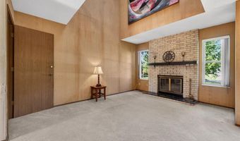 1003 Pocono Trl, Ballwin, MO 63021