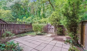 4720 DEER RUN Ct, Alexandria, VA 22306