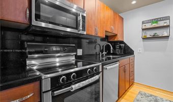 3675 N Country Club Dr 2404, Aventura, FL 33180