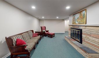 3840 CHAPEL HILL Dr, Erie, PA 16506