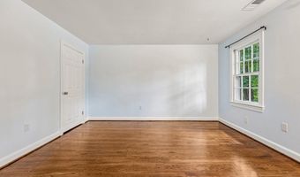3802 IVANHOE Ln, Alexandria, VA 22310