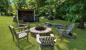 621 E Shore Rd, Jamestown, RI 02835