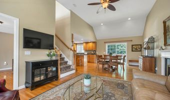 54 Liberty Ln, Barrington, NH 03825