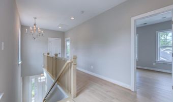 934 19TH St S, Arlington, VA 22202