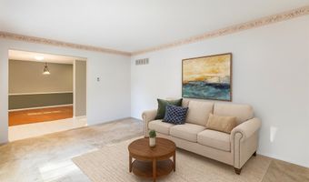 707 Bitterfield Dr, Ballwin, MO 63011