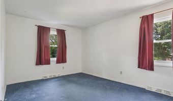240 S Park Dr, Aurora, OH 44202