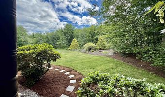 40 Lakewood Dr, Alton, NH 03810