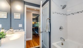 21 Crestwood Rd, Warwick, RI 02886