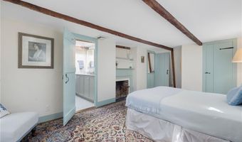27 William St, Newport, RI 02840
