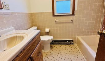 126 W 25TH St 2, Bayonne, NJ 07002