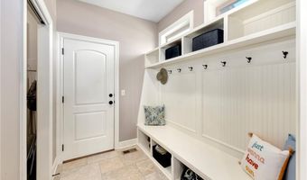 15006 Leavenworth Rd, Basehor, KS 66007