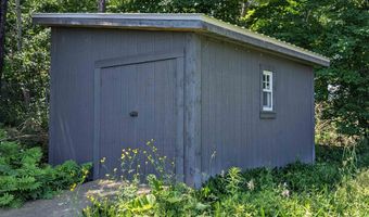 154 West St, Barton, VT 05822