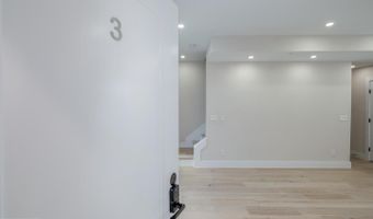 722 KENYON St NW #3, Washington, DC 20010