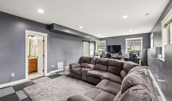 302 31st St SW, Altoona, IA 50009