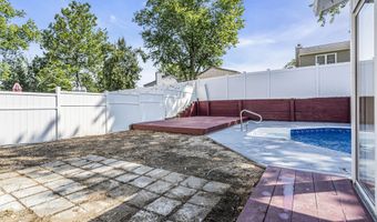 8 Mizzen Dr, Barnegat, NJ 08005