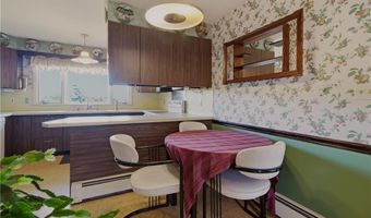 25 Westport Harbor Rd, Little Compton, RI 02837
