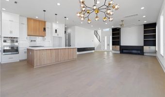 727 NE 2nd St, Bentonville, AR 72712