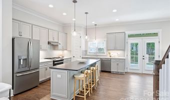 3030 Attaberry Dr, Charlotte, NC 28205