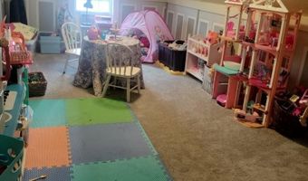 105 MORGAN St, Athens, WV 24712