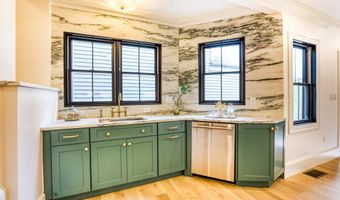 16 Chestnut St, Boston, MA 02129