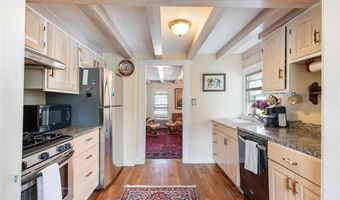 74 Third St, Newport, RI 02840