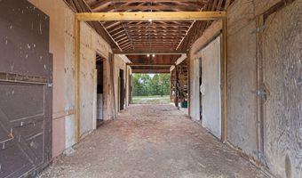 24352 State Hwy Ee, Aurora, MO 65605