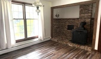 14 Lakeshore Dr, Belgrade, ME 04917