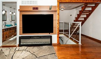 532 W Riverside Rd, Ames, IA 50010