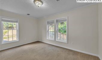 317 Dillard Dr, Jefferson, NC 28640