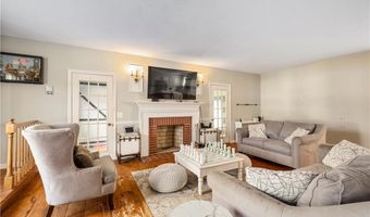 9 Plantation Dr, Cumberland, RI 02864