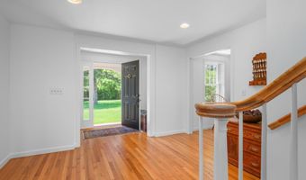 91 Allyn Ln, Barnstable, MA 02630