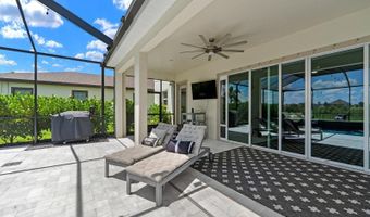 7631 PARADISO Dr, Apollo Beach, FL 33572