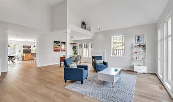 15900 SW BRECCIA Dr, Beaverton, OR 97007