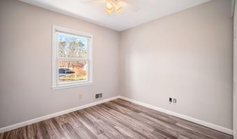 12 6th St, Barnegat, NJ 08005