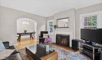 61 Upper Loudon Rd, Albany, NY 12211