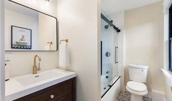 540 Middle Hwy, Barrington, RI 02806