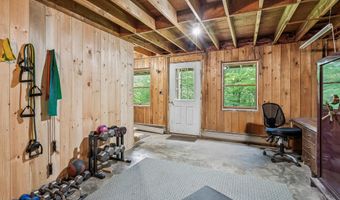 530 West Rd, Barnard, VT 05031