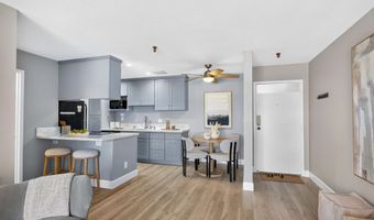 3991 Crown Point Dr 112, San Diego, CA 92109
