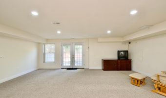 7801 RIDGEWOOD Dr, Annandale, VA 22003