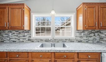 701 Missouri River Dr, Adrian, MI 49221