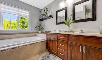 251 Scenic Dr, Blakeslee, PA 18610