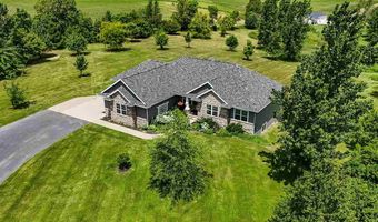 3352 Southridge Dr, Amana, IA 52203