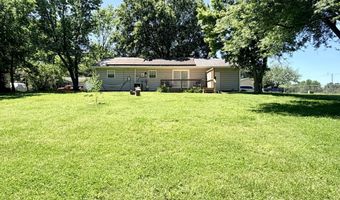 904 S Oak Ridge Dr, Aurora, MO 65605